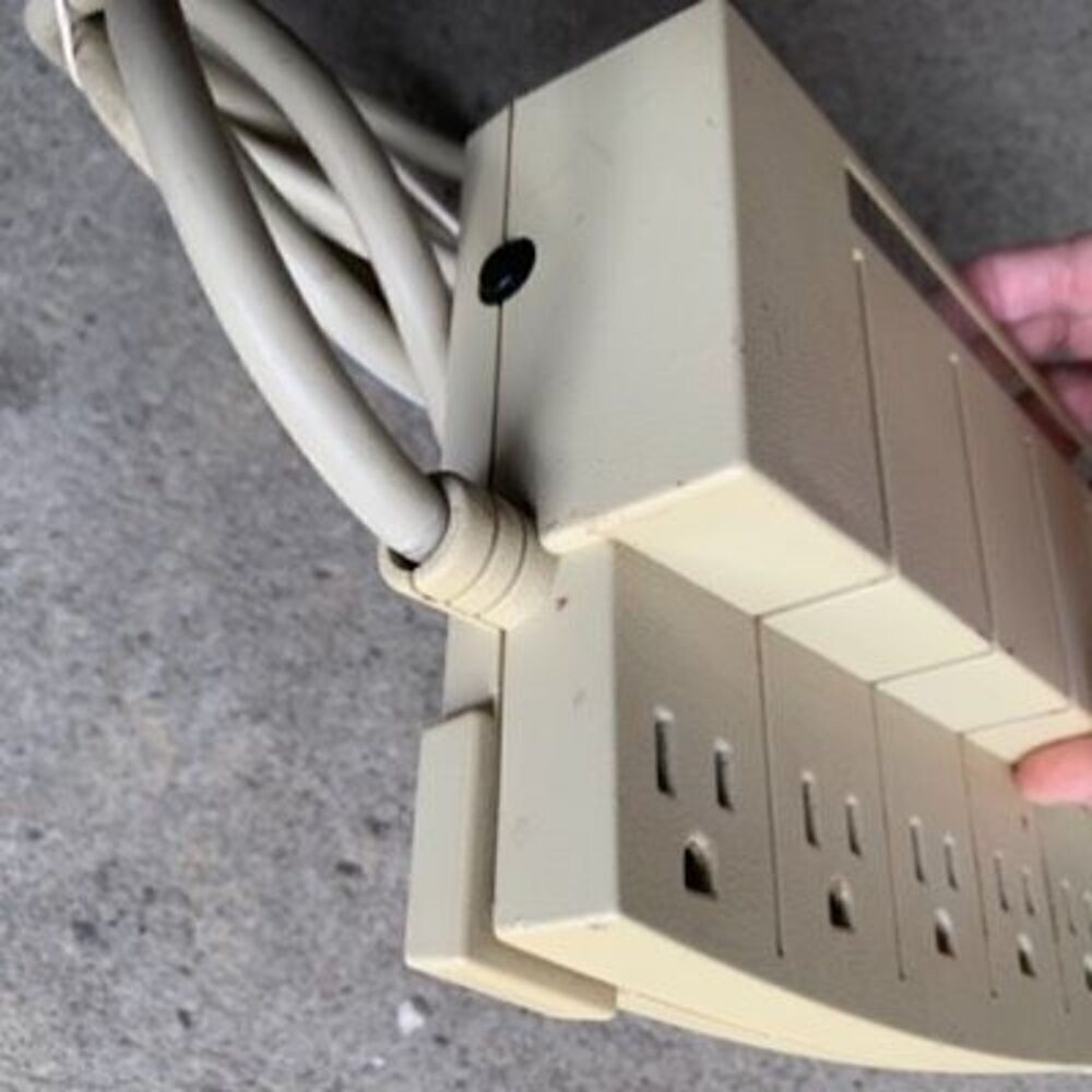 Newpoint Computer Surge Protector Model C80T *Works* - Picture 5 of 6